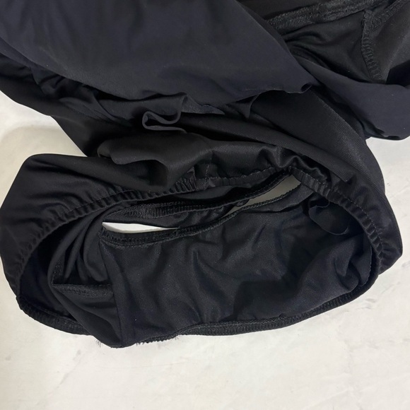 Miraclesuit Size 18W Black Twist Front One Piece Swimsuit Slimming Resortwear - Picture 6 of 6